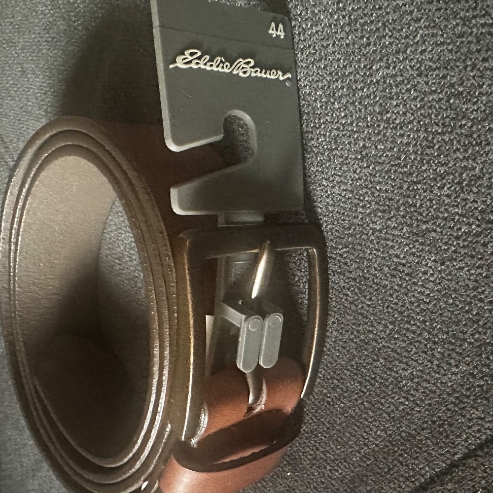 Edie Bauer Genuine Leather Belt Khaki or light brown color. Size: 44 Brand New